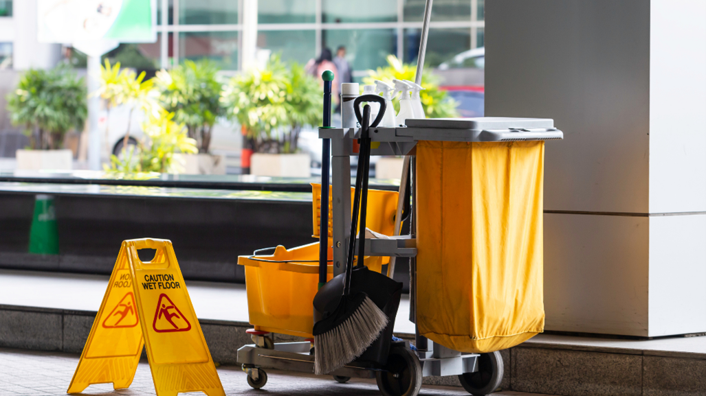 How Hiring A Great Commercial Cleaning Service In Olathe Can Save Your Business Money