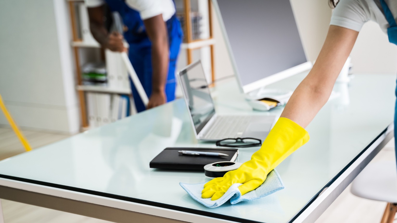 What Is the Real Cost of Not Hiring a Professional Cleaning Service in Overland Park?